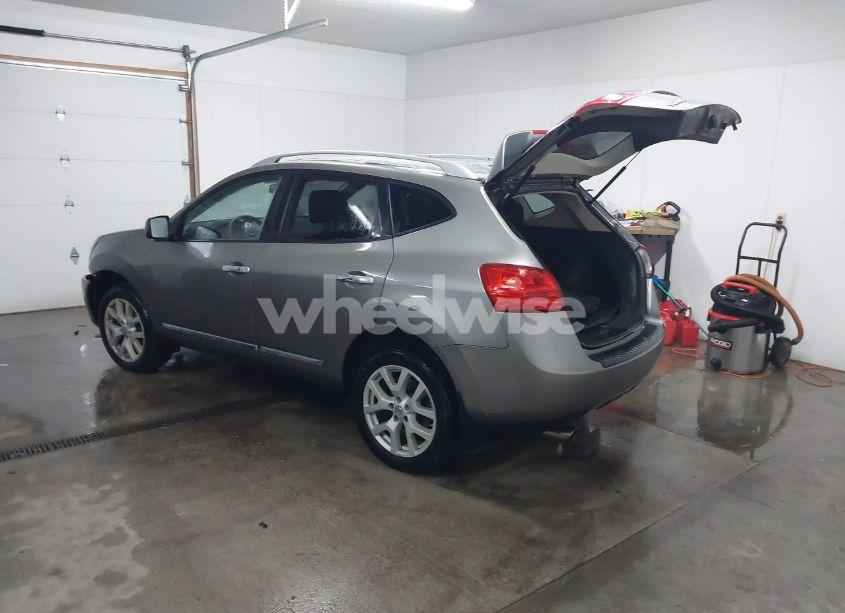 Photo 3 of 2011 Nissan Rogue SV (VIN JN8AS5MV1BW667181)