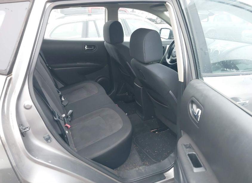 Photo 8 of 2011 Nissan Rogue S (VIN JN8AS5MV1BW670033)