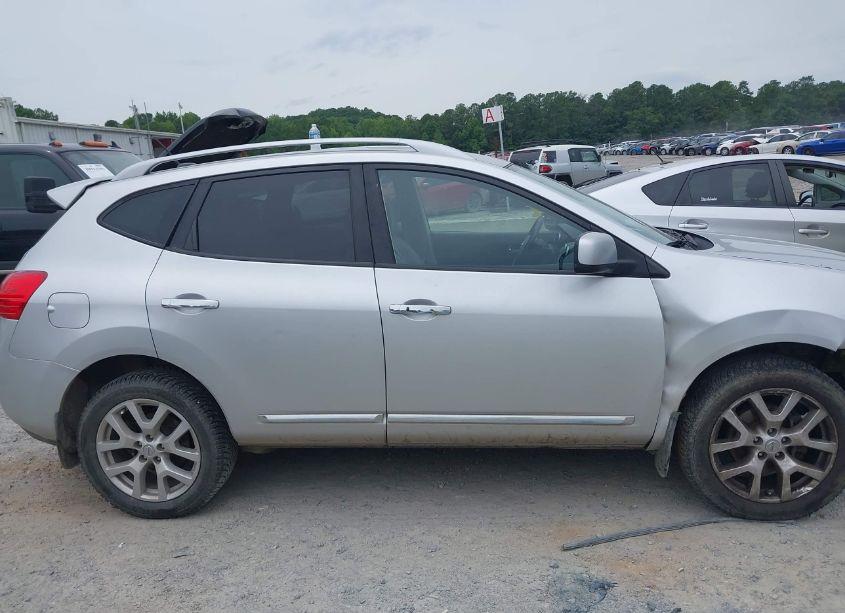 Photo 13 of 2011 Nissan Rogue SV (VIN JN8AS5MV1BW684062)