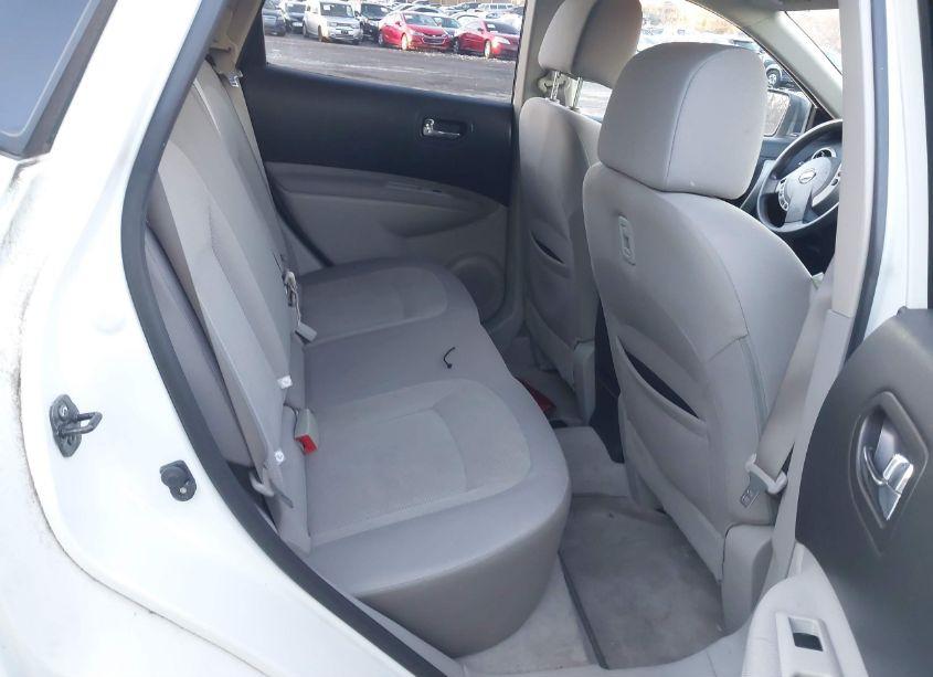 Photo 8 of 2013 Nissan Rogue S (VIN JN8AS5MV1DW103484)