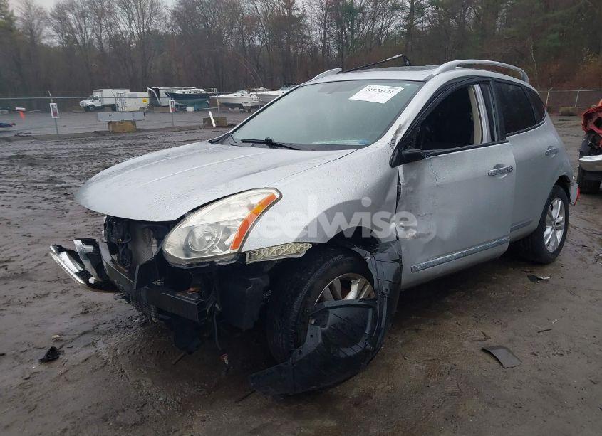 Photo 2 of 2013 Nissan Rogue SV (VIN JN8AS5MV1DW117210)