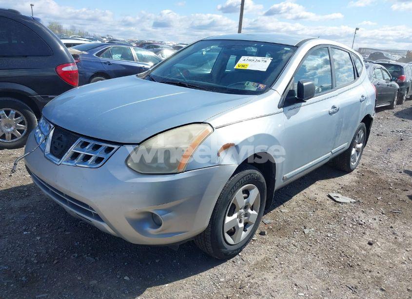 Photo 2 of 2013 Nissan Rogue S (VIN JN8AS5MV1DW122133)