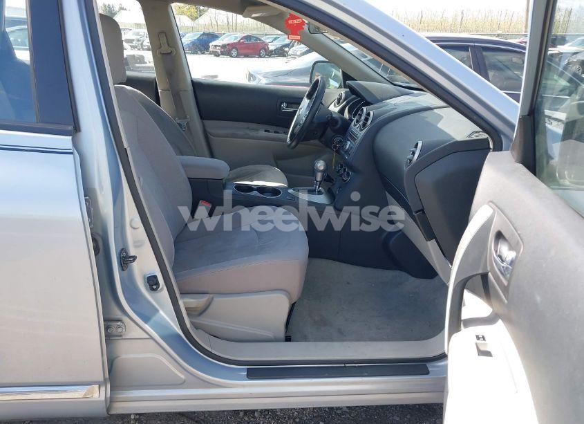 Photo 5 of 2013 Nissan Rogue S (VIN JN8AS5MV1DW122133)