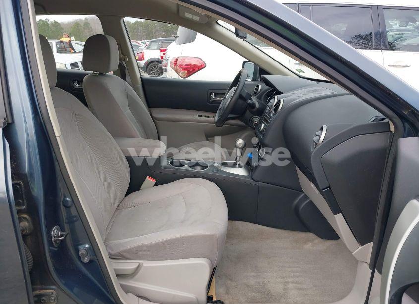 Photo 5 of 2013 Nissan Rogue S (VIN JN8AS5MV1DW124335)