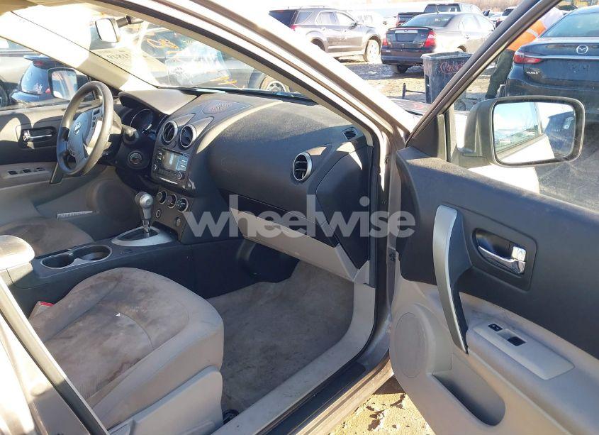 Photo 5 of 2013 Nissan Rogue S (VIN JN8AS5MV1DW149154)