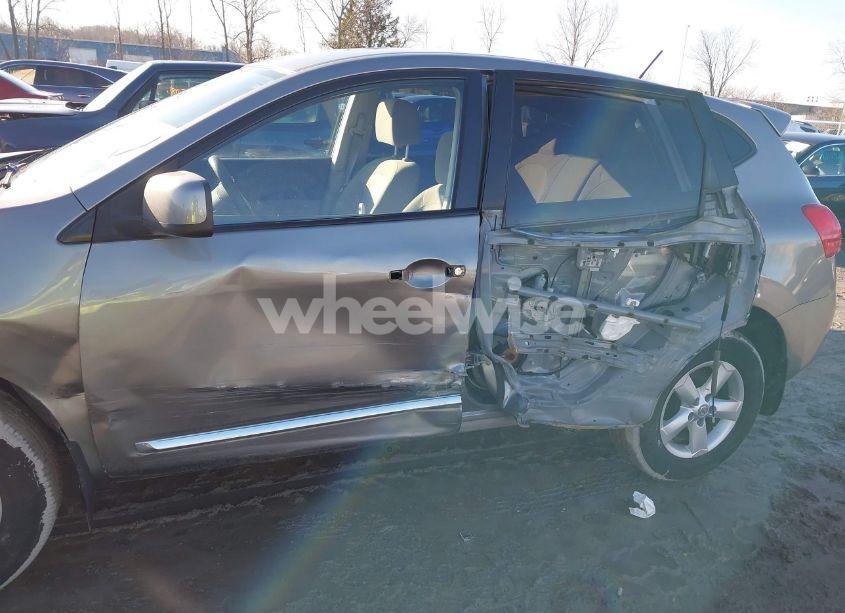 Photo 6 of 2013 Nissan Rogue S (VIN JN8AS5MV1DW149154)