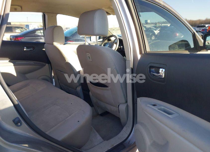 Photo 8 of 2013 Nissan Rogue S (VIN JN8AS5MV1DW149154)