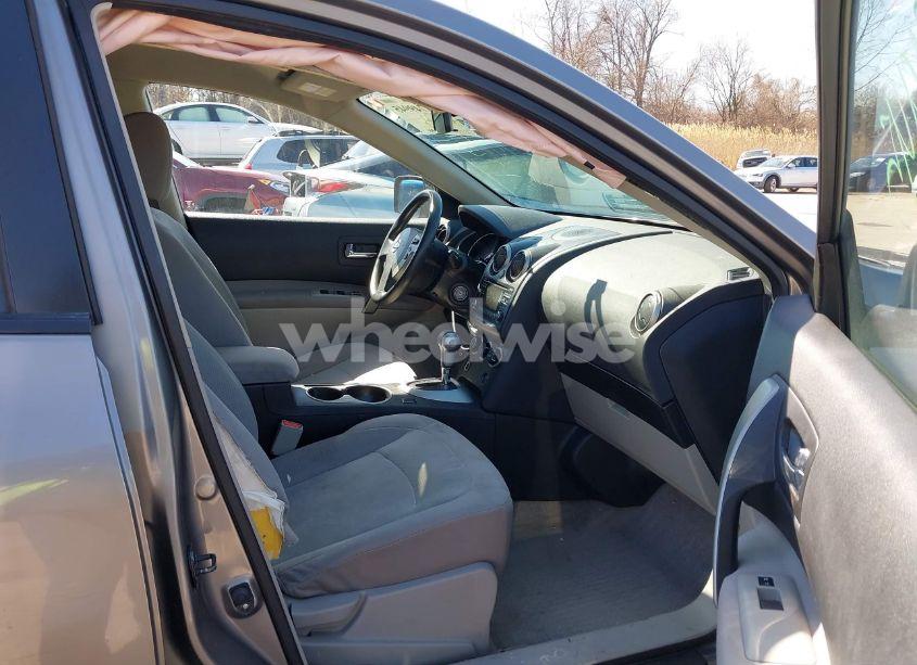 Photo 5 of 2013 Nissan Rogue S (VIN JN8AS5MV1DW613706)