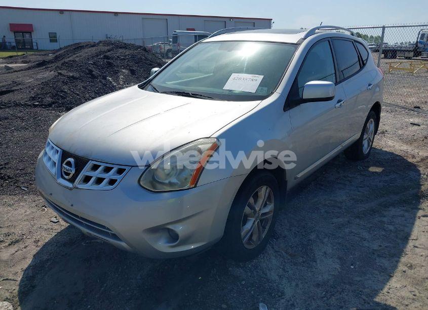 Photo 2 of 2013 Nissan Rogue SV (VIN JN8AS5MV1DW645281)