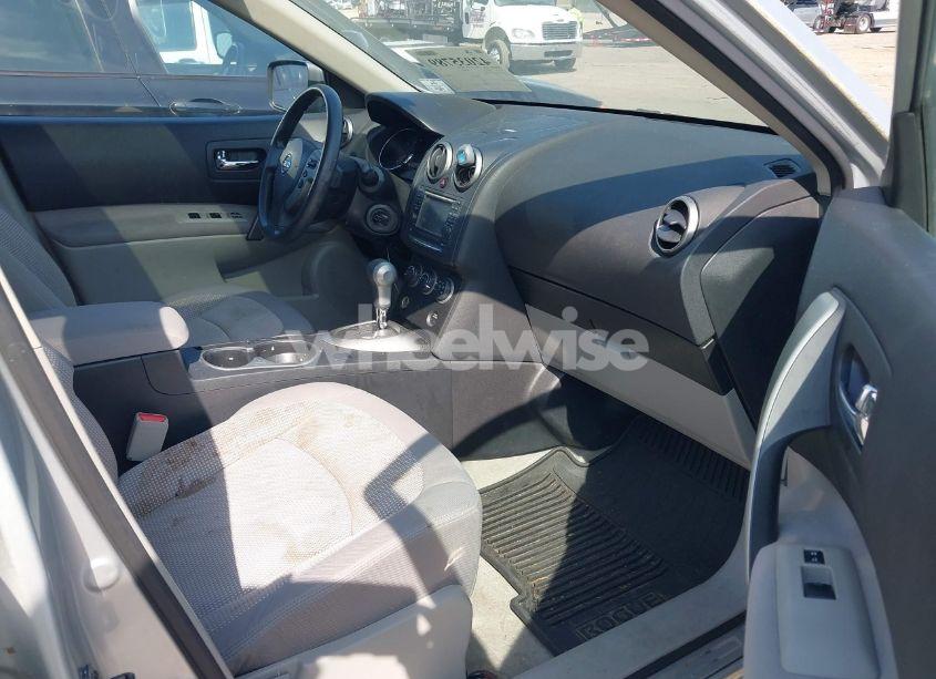 Photo 5 of 2013 Nissan Rogue SV (VIN JN8AS5MV1DW645281)