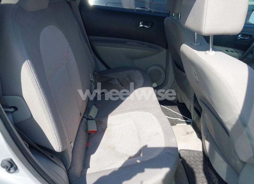 Photo 8 of 2013 Nissan Rogue SV (VIN JN8AS5MV1DW645281)