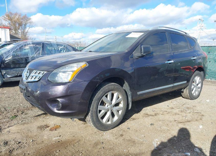 Photo 2 of 2013 Nissan Rogue S (VIN JN8AS5MV1DW646253)