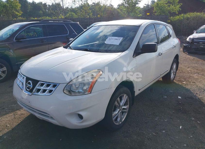 Photo 2 of 2013 Nissan Rogue S (VIN JN8AS5MV1DW663201)