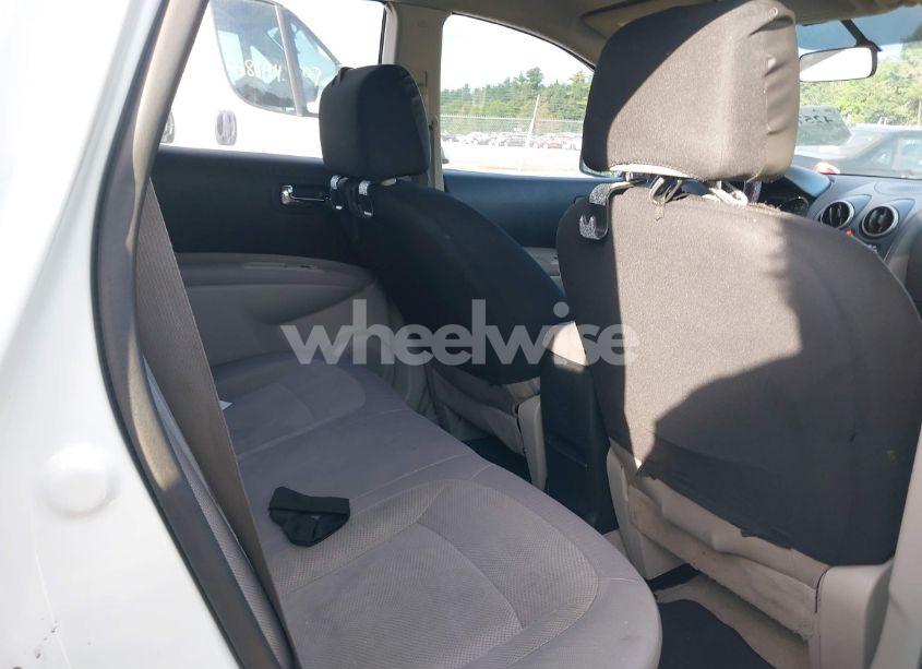 Photo 8 of 2013 Nissan Rogue S (VIN JN8AS5MV1DW663201)