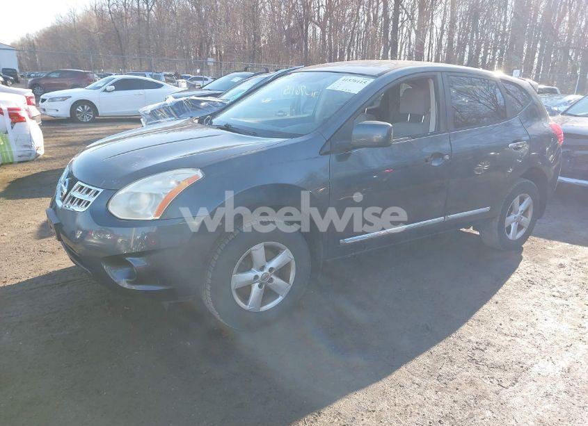 Photo 2 of 2013 Nissan Rogue S (VIN JN8AS5MV1DW665479)