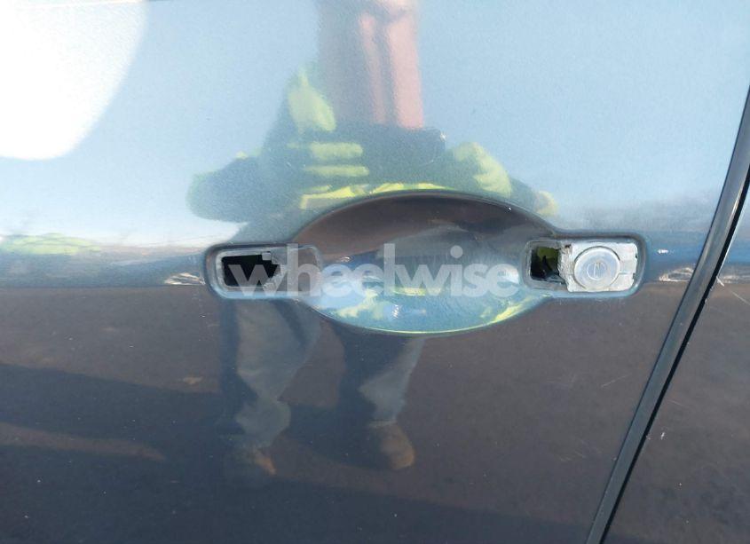 Photo 6 of 2013 Nissan Rogue S (VIN JN8AS5MV1DW665479)