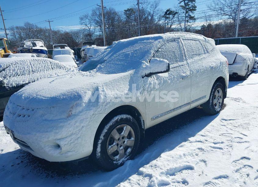 Photo 2 of 2014 Nissan Rogue SELECT S (VIN JN8AS5MV1EW713290)