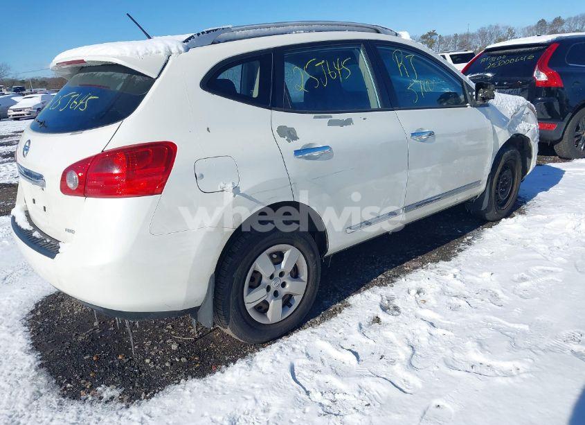 Photo 4 of 2014 Nissan Rogue SELECT S (VIN JN8AS5MV1EW713290)