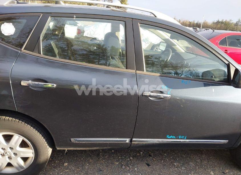 Photo 13 of 2014 Nissan Rogue SELECT S (VIN JN8AS5MV1EW717193)