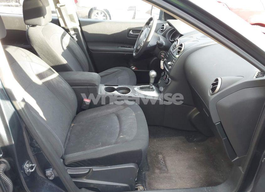 Photo 5 of 2014 Nissan Rogue SELECT S (VIN JN8AS5MV1EW717193)