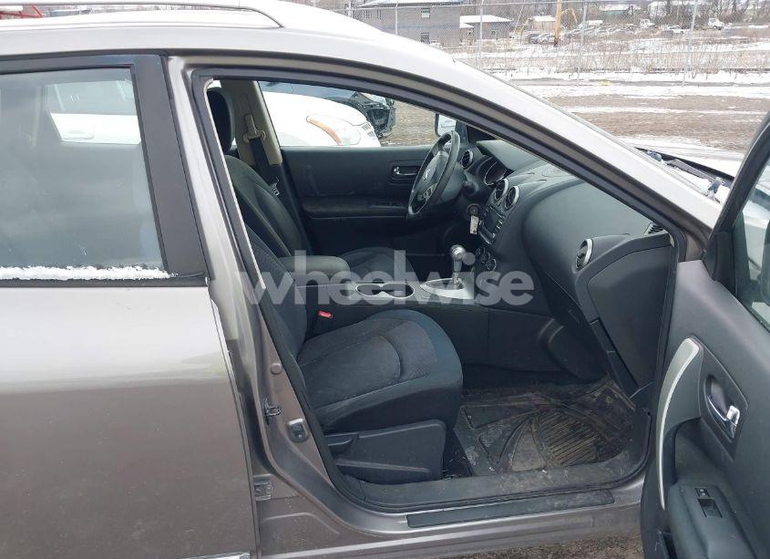 Photo 5 of 2014 Nissan Rogue SELECT S (VIN JN8AS5MV1EW720689)