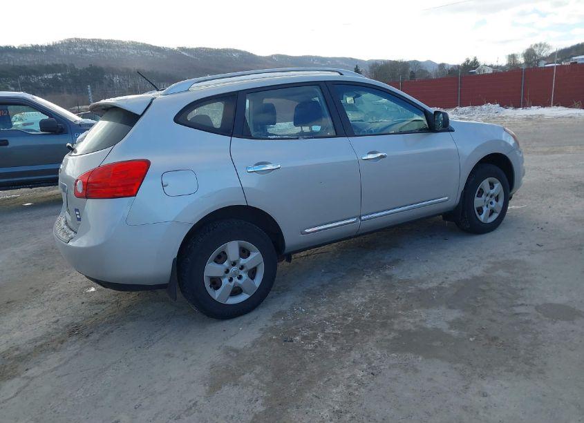 Photo 4 of 2015 Nissan Rogue SELECT S (VIN JN8AS5MV1FW251315)