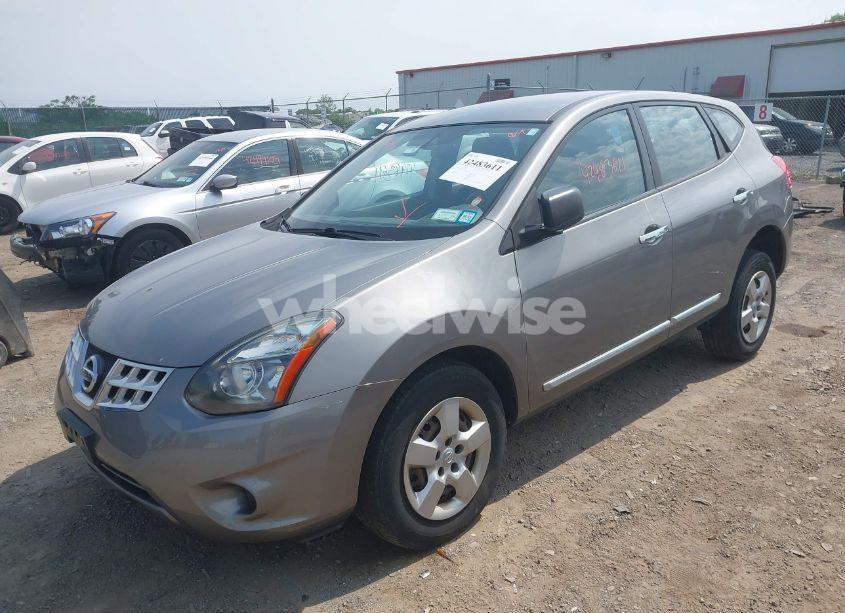 Photo 2 of 2015 Nissan Rogue SELECT S (VIN JN8AS5MV1FW252318)