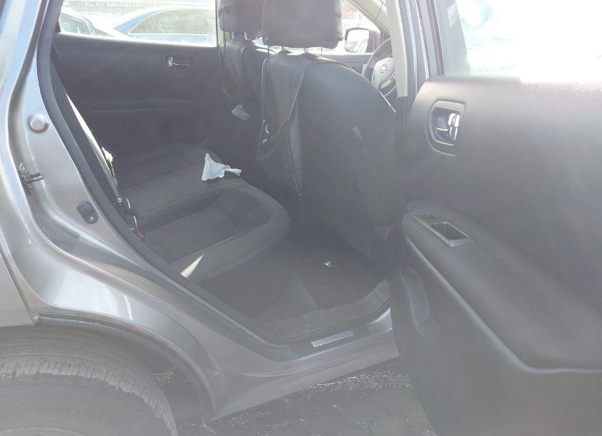 Photo 8 of 2010 Nissan Rogue S (VIN JN8AS5MV2AW120810)