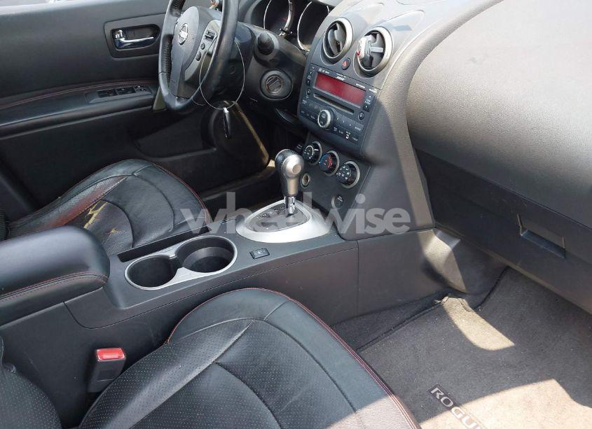 Photo 5 of 2010 Nissan Rogue SL (VIN JN8AS5MV2AW122377)