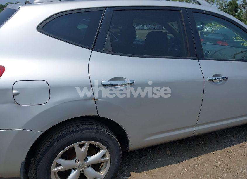 Photo 6 of 2010 Nissan Rogue SL (VIN JN8AS5MV2AW122377)