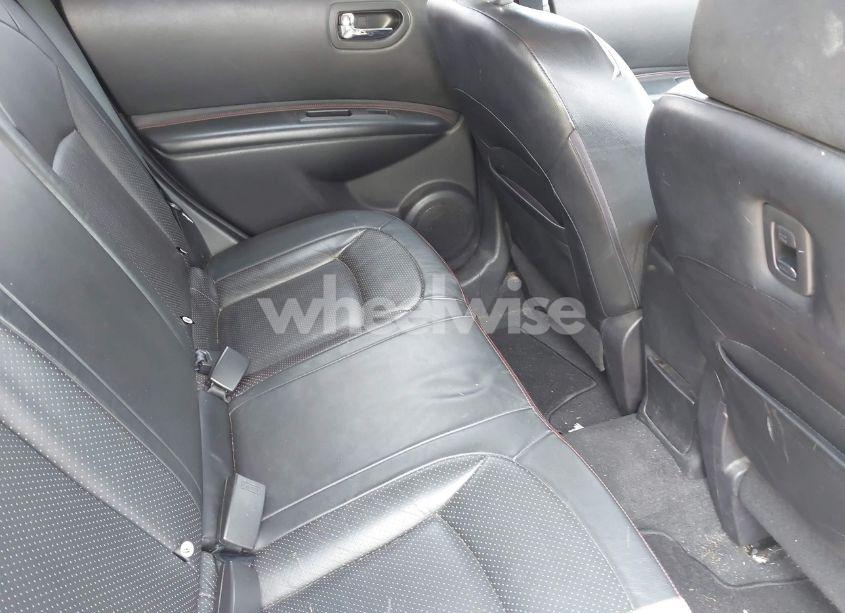 Photo 8 of 2010 Nissan Rogue SL (VIN JN8AS5MV2AW122377)