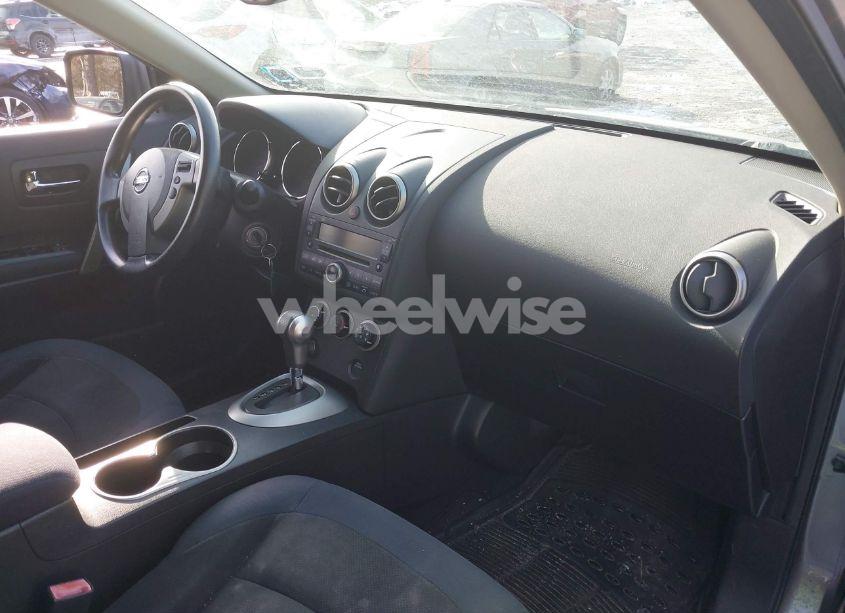 Photo 5 of 2010 Nissan Rogue S (VIN JN8AS5MV2AW125926)