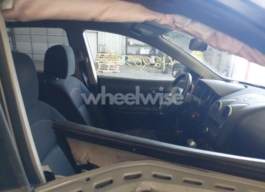 Photo 5 of 2010 Nissan Rogue SL (VIN JN8AS5MV2AW130642)