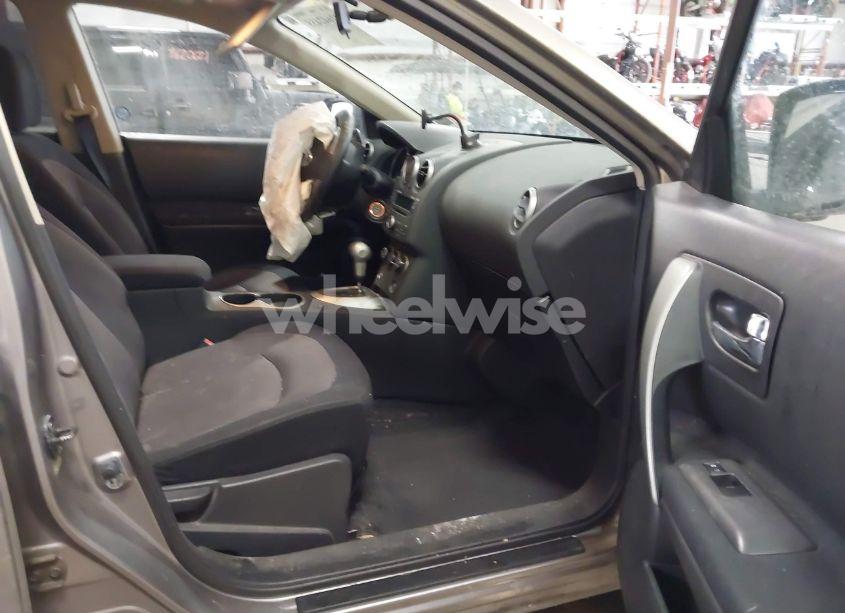 Photo 5 of 2010 Nissan Rogue SL (VIN JN8AS5MV2AW144492)