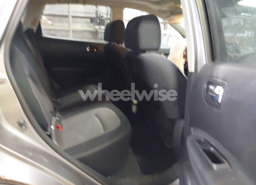 Photo 8 of 2010 Nissan Rogue SL (VIN JN8AS5MV2AW144492)