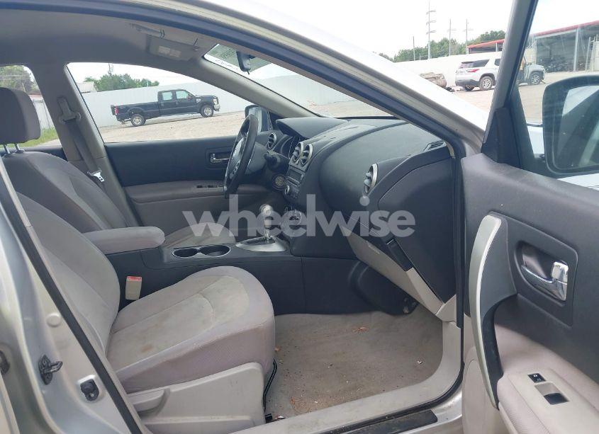 Photo 5 of 2010 Nissan Rogue S (VIN JN8AS5MV2AW149255)