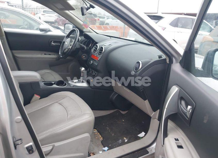 Photo 5 of 2010 Nissan Rogue SL (VIN JN8AS5MV2AW601477)