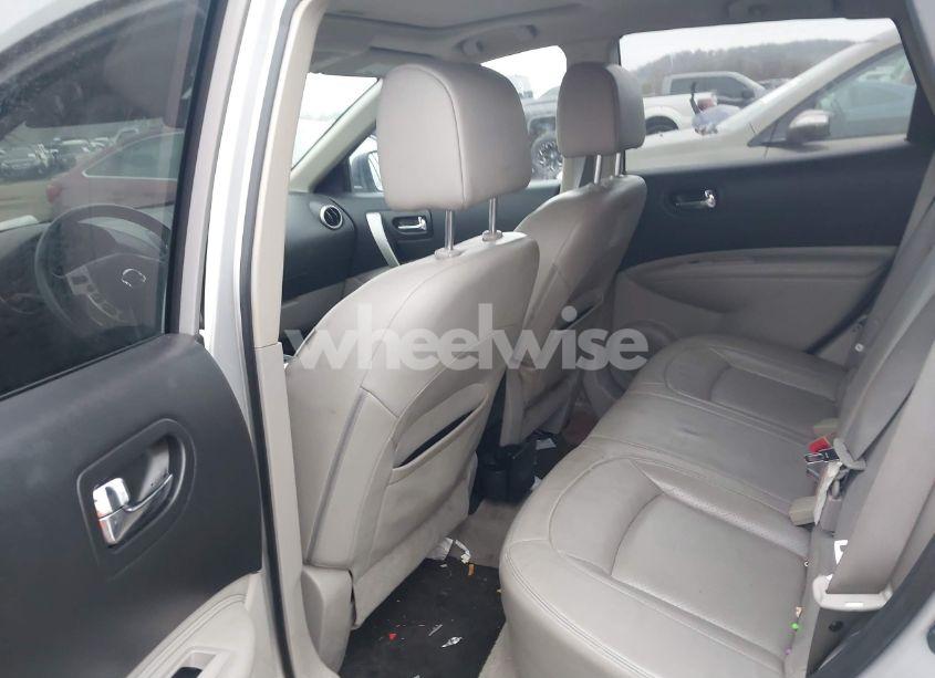 Photo 8 of 2010 Nissan Rogue SL (VIN JN8AS5MV2AW601477)