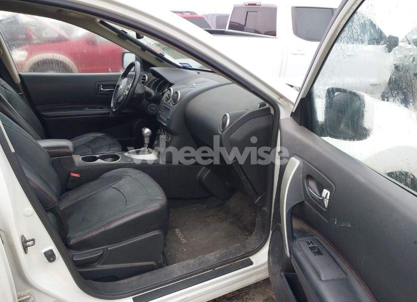 Photo 5 of 2011 Nissan Rogue SV (VIN JN8AS5MV2BW273477)