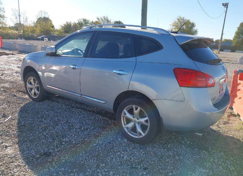 Photo 3 of 2011 Nissan Rogue SV (VIN JN8AS5MV2BW285421)