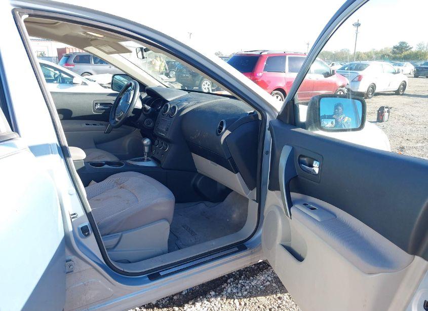 Photo 5 of 2011 Nissan Rogue SV (VIN JN8AS5MV2BW285421)