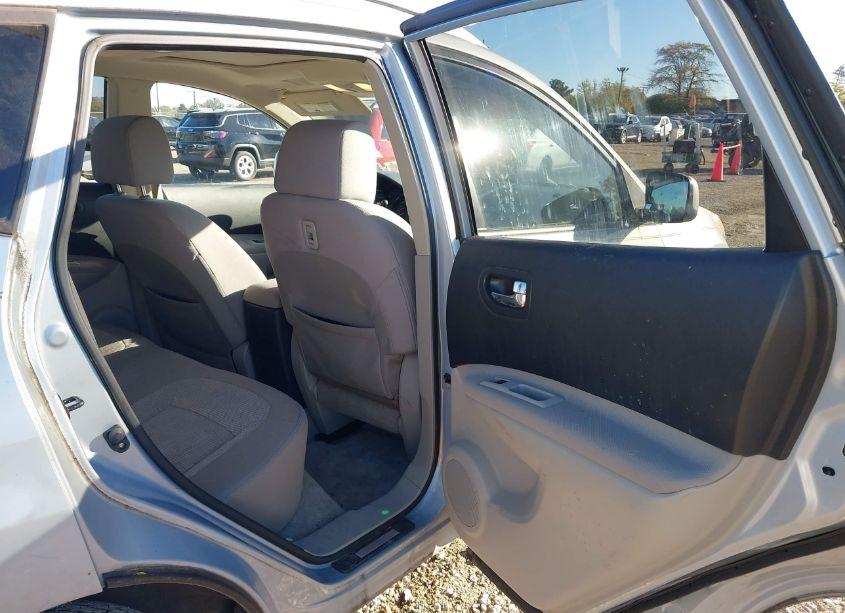 Photo 8 of 2011 Nissan Rogue SV (VIN JN8AS5MV2BW285421)