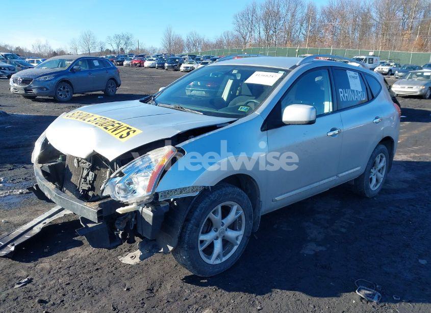 Photo 2 of 2011 Nissan Rogue SV (VIN JN8AS5MV2BW314044)