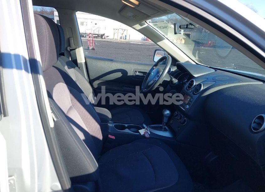 Photo 5 of 2011 Nissan Rogue SV (VIN JN8AS5MV2BW314044)