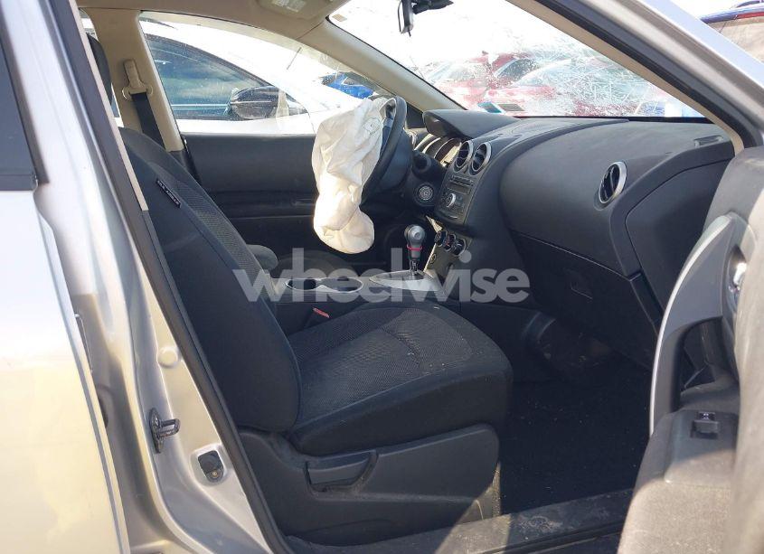 Photo 5 of 2011 Nissan Rogue S (VIN JN8AS5MV2BW674494)