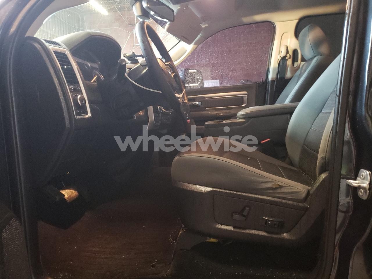 Photo 7 of 2016 RAM 1500 SLT (VIN JN8AS5MV2CW411584)