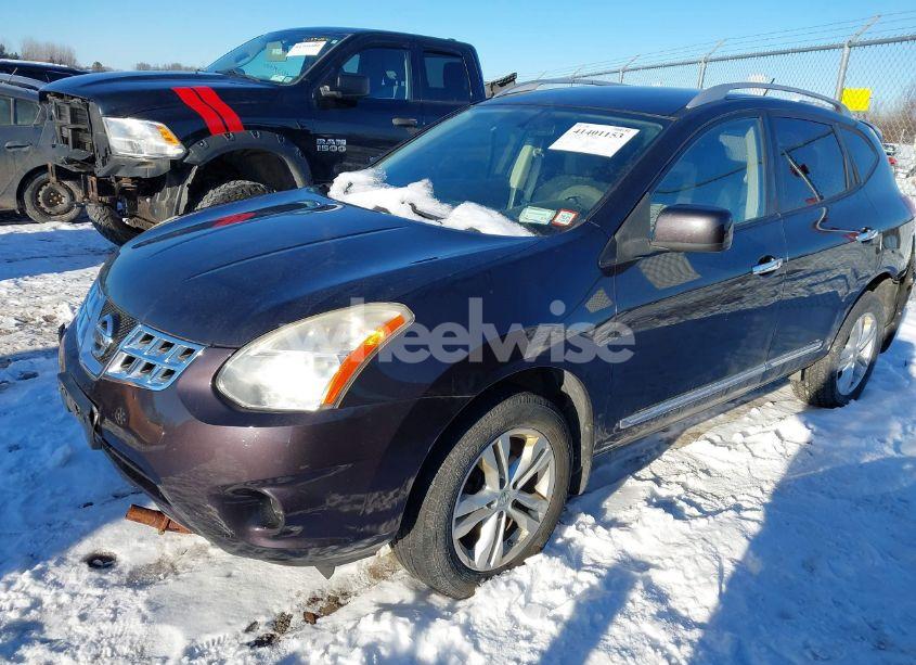 Photo 2 of 2013 Nissan Rogue SV (VIN JN8AS5MV2DW101551)