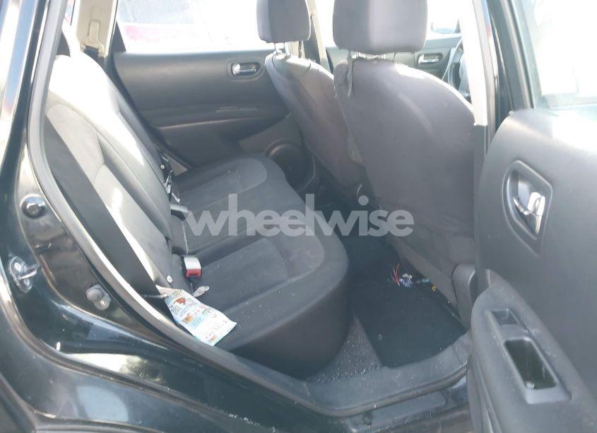 Photo 8 of 2013 Nissan Rogue S (VIN JN8AS5MV2DW117653)