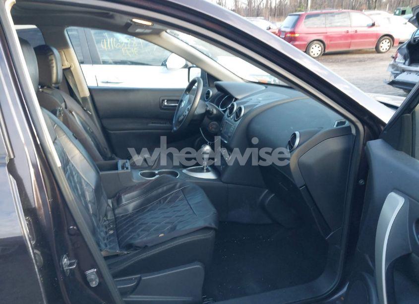 Photo 5 of 2013 Nissan Rogue SV (VIN JN8AS5MV2DW141161)