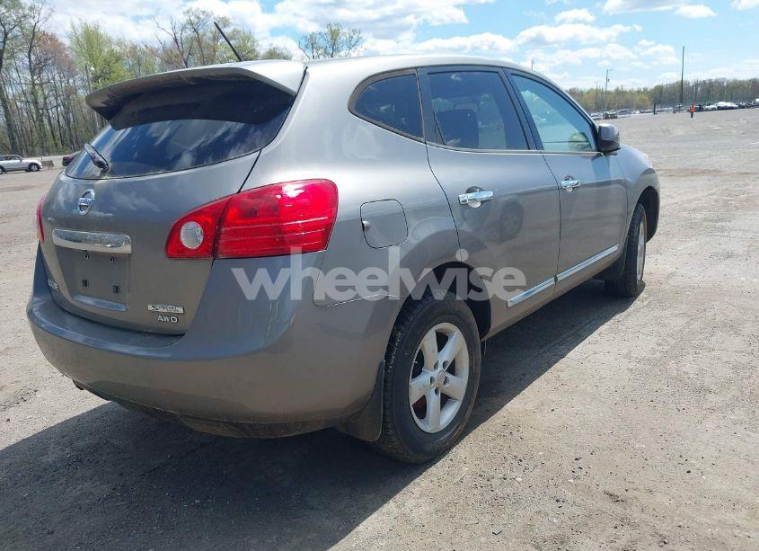 Photo 4 of 2013 Nissan Rogue S (VIN JN8AS5MV2DW143220)